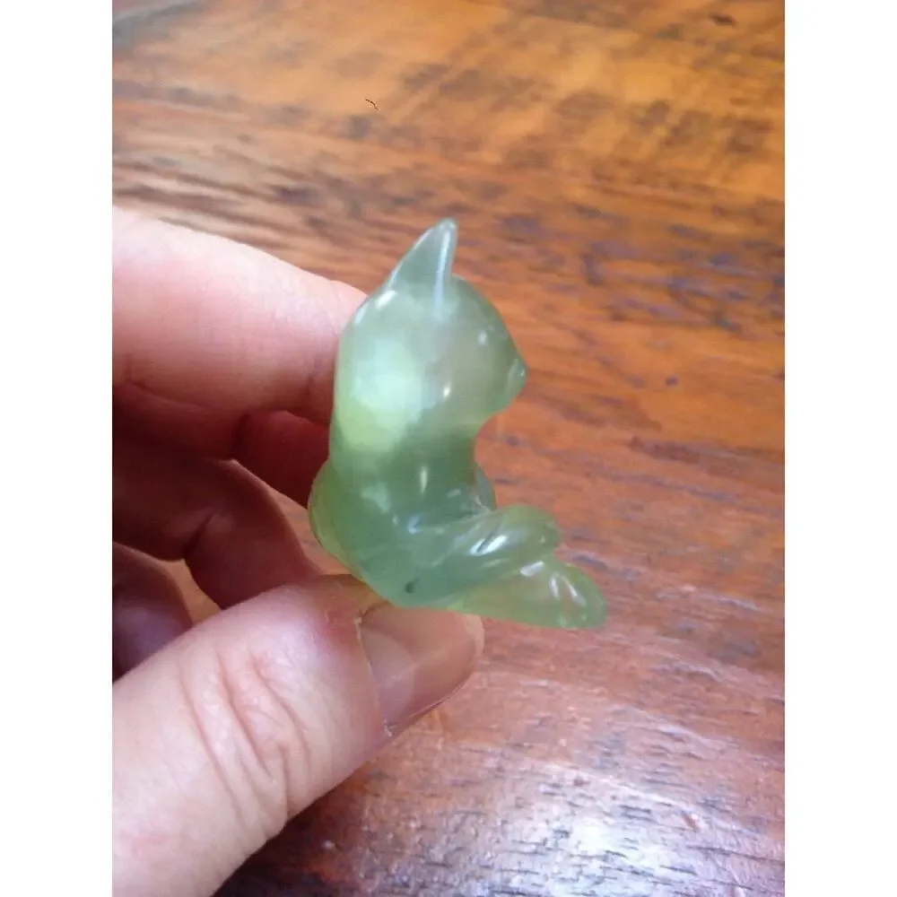 Vintage Chinese Asian Jade Handcarved Serpentine Small Figurine Laying Cat Kitty